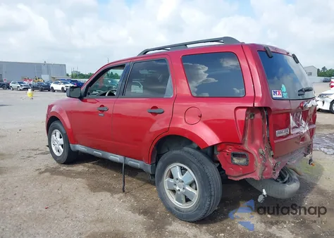 2012 Ford Escape Xlt z USA, uszkodzony, nr VIN 1FMCU0D75CKC19307
